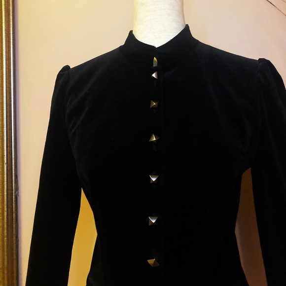 🚫SOLD🚫 NWOT Betsey Johnson black crushed velvet gothic jacket sz 10 - Picture 2 of 8